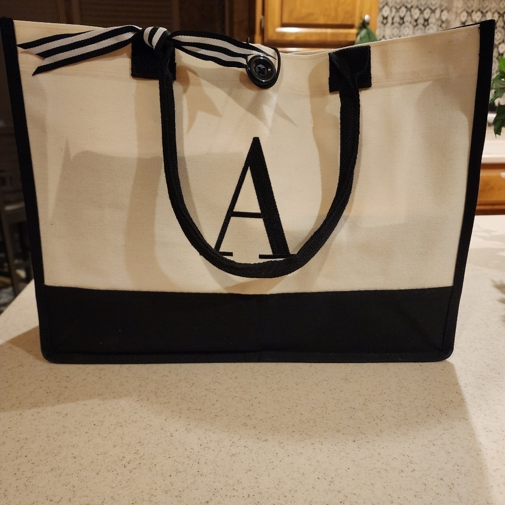 K2- NWT BeeGreen Canvas "A" Tote
